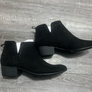 Black flat booties